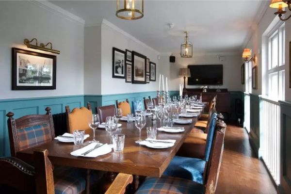 The City Barge, Chiswick