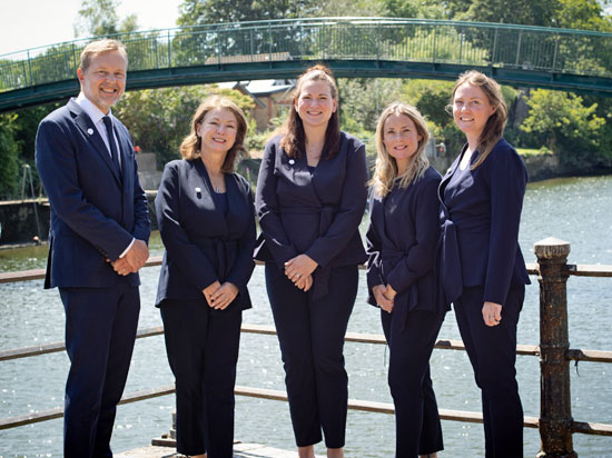 white rose modern funerals team